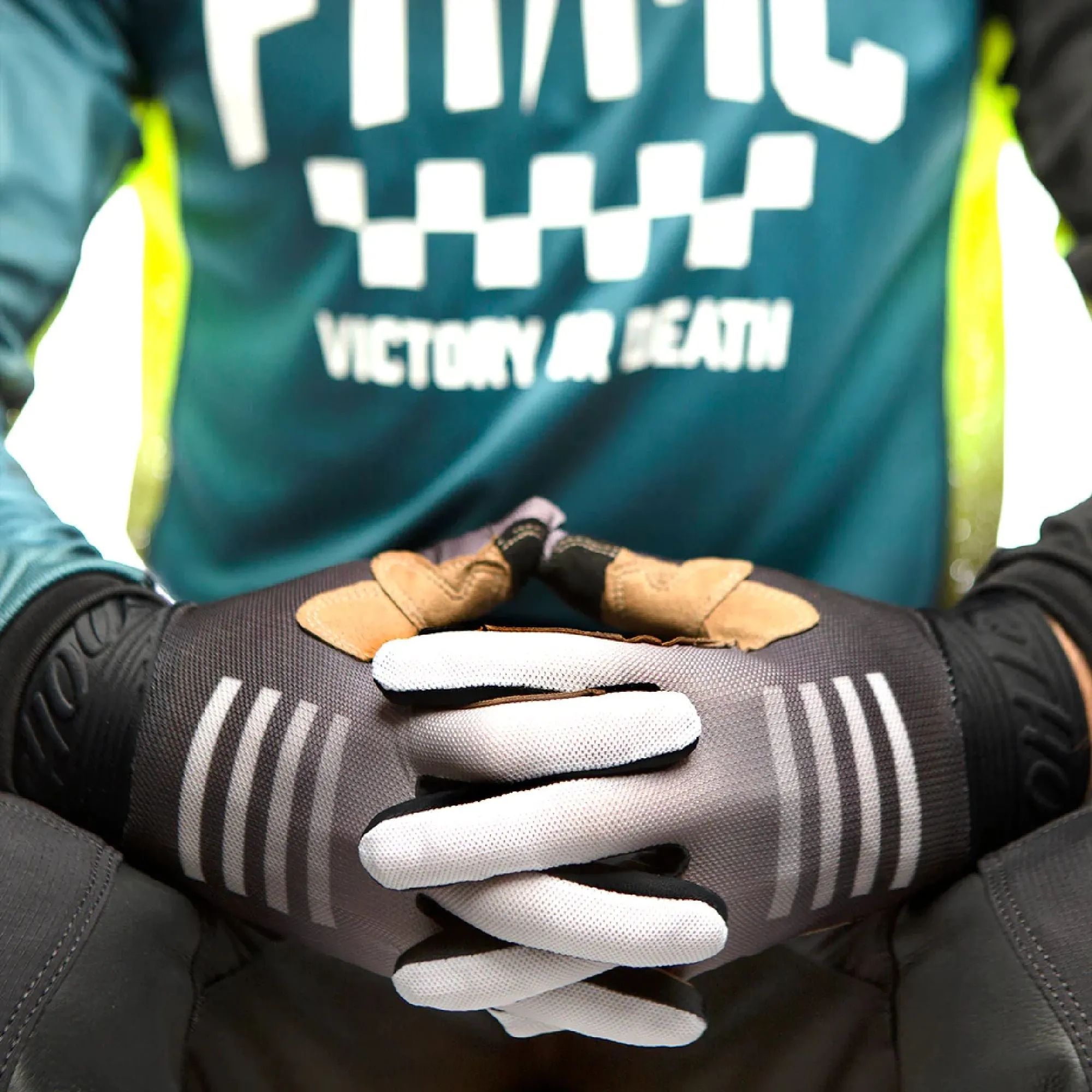 Fasthouse Youth Blitz Fader Glove